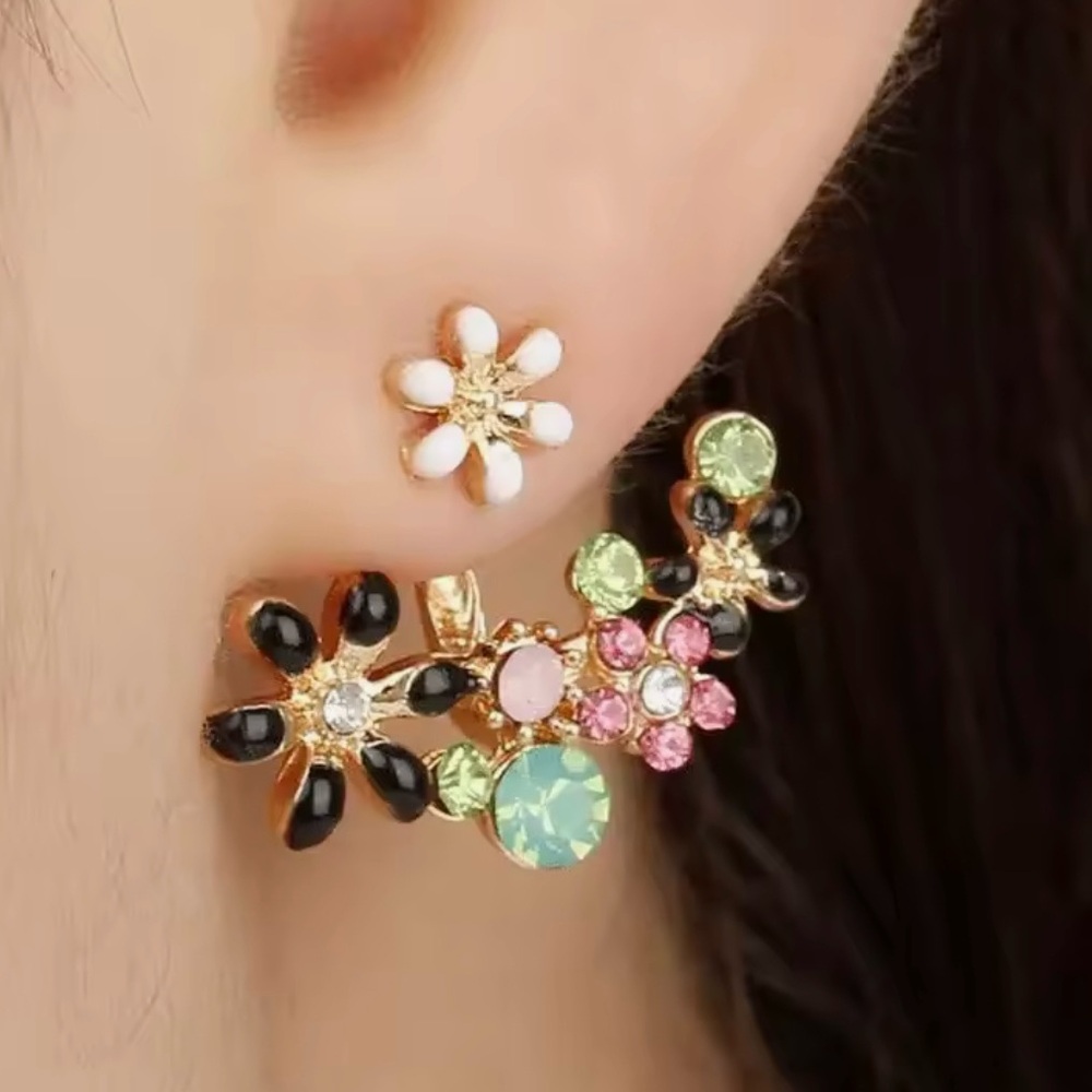 New! Crystal Flower Stud Earrings with Sparkling Rhinestones
